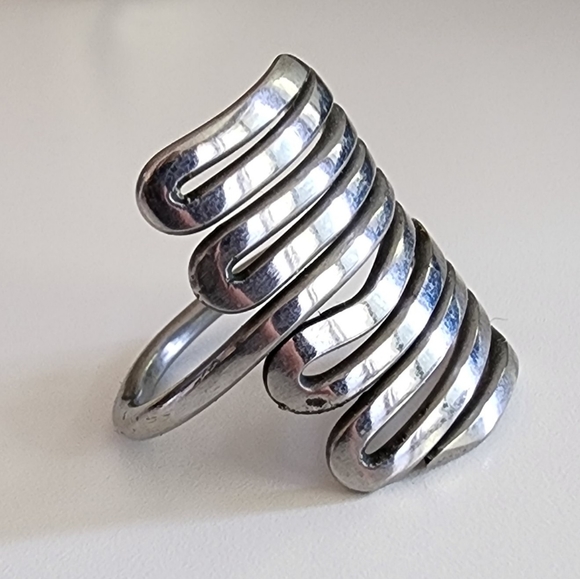 Silver ring - Picture 3 of 3